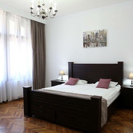 Aleea Teilor Hotell Cîmpulung Eksteriør bilde