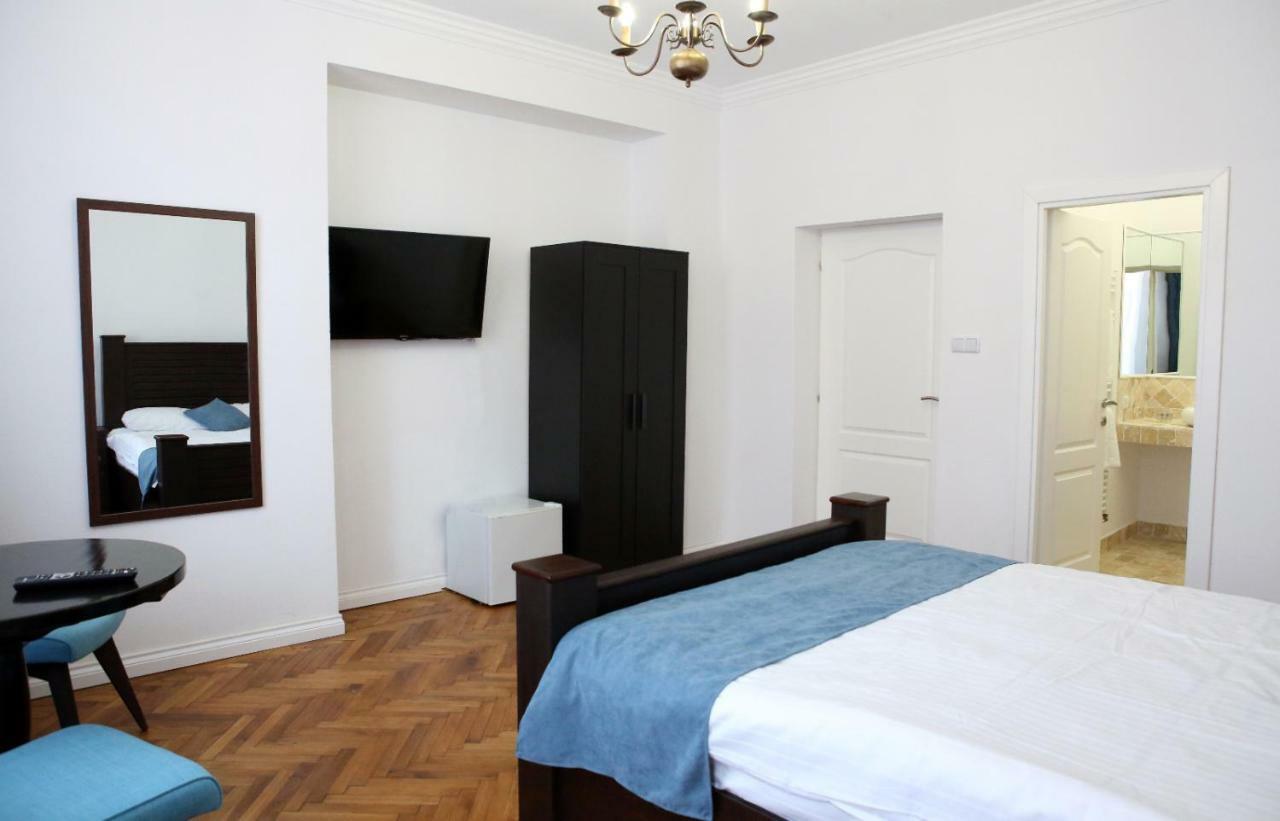 Aleea Teilor Hotell Cîmpulung Eksteriør bilde