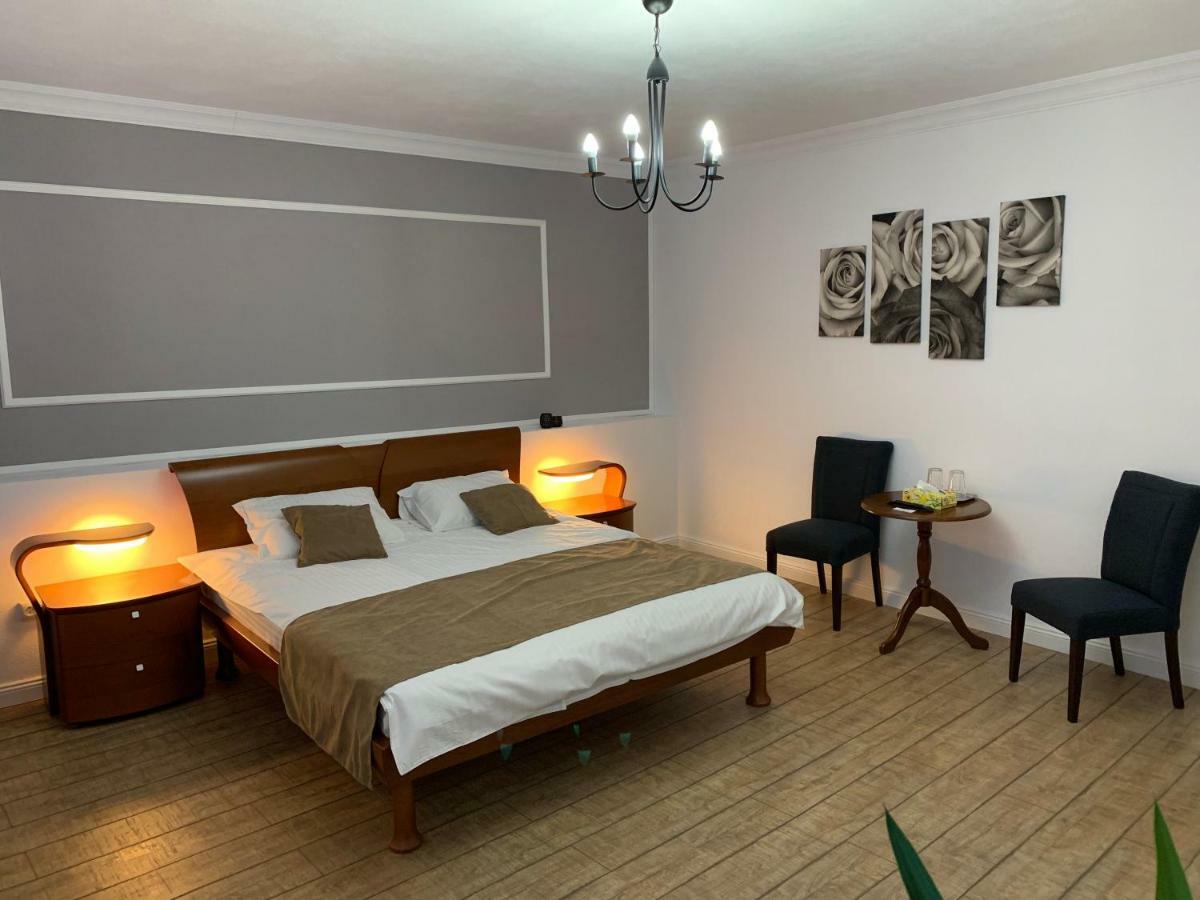 Aleea Teilor Hotell Cîmpulung Eksteriør bilde